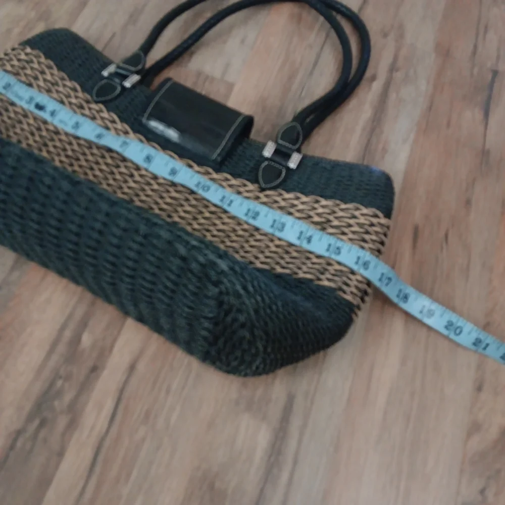 Woven Straw Tote Bag in Black and Tan - Picture 5 of 7